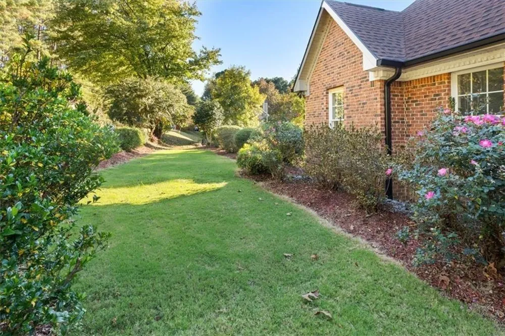 55 Rocky Circle NE White, GA 30184