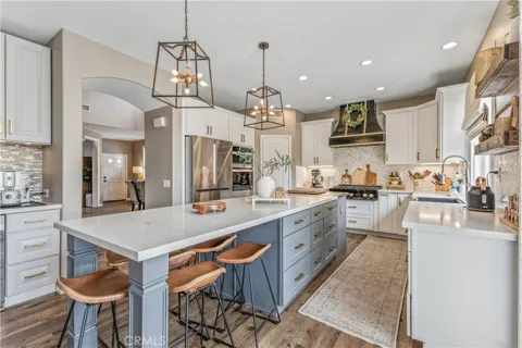 27730 Mariposa Ln