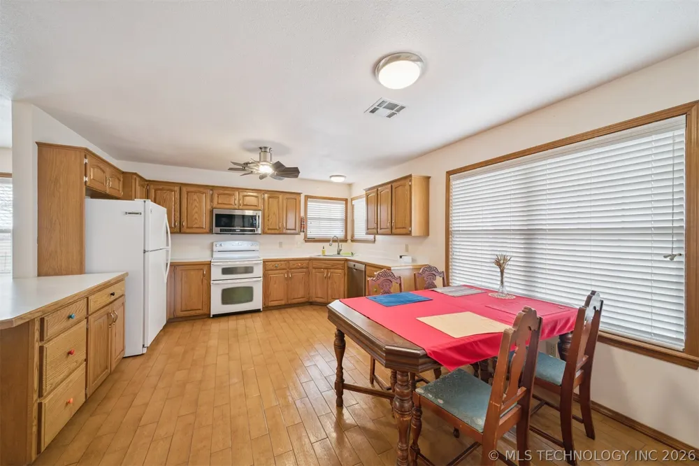 5401 435 ROAD Adair, OK 74330