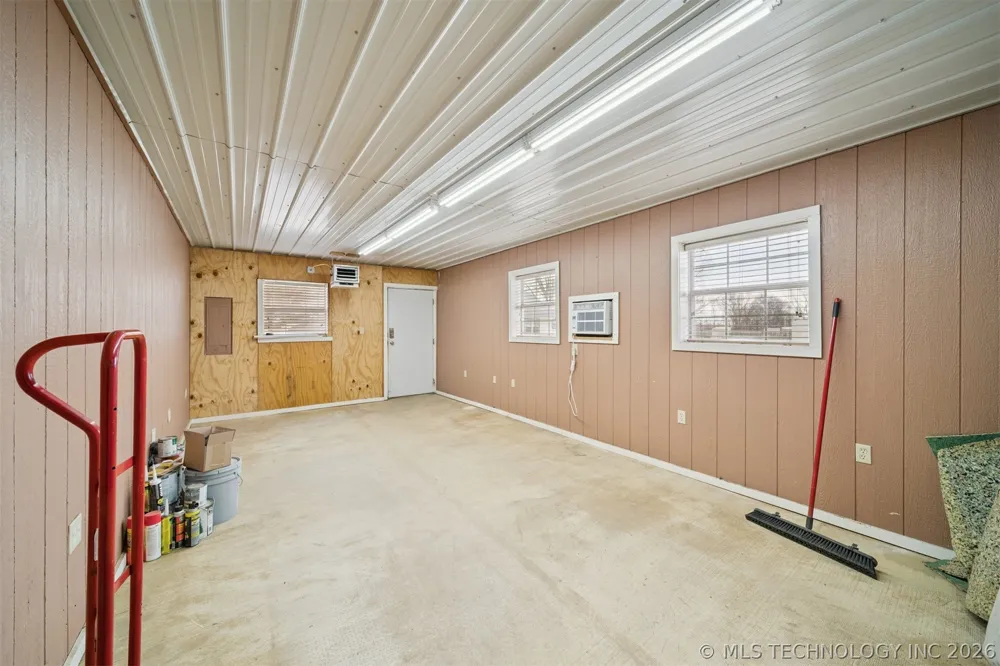 5401 435 ROAD Adair, OK 74330