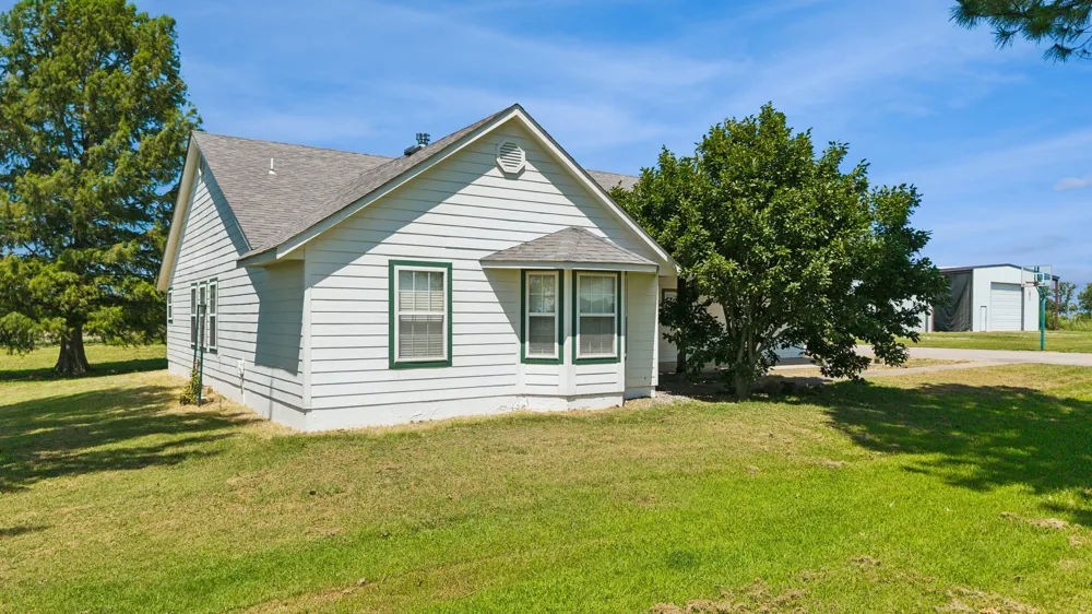 5401 435 ROAD Adair, OK 74330