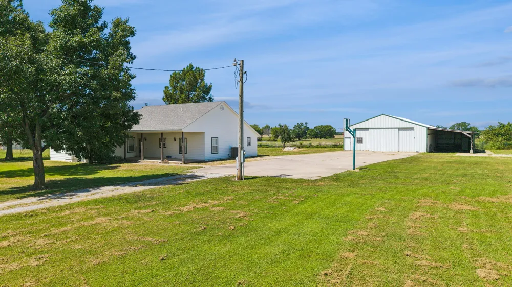 5401 435 ROAD Adair, OK 74330