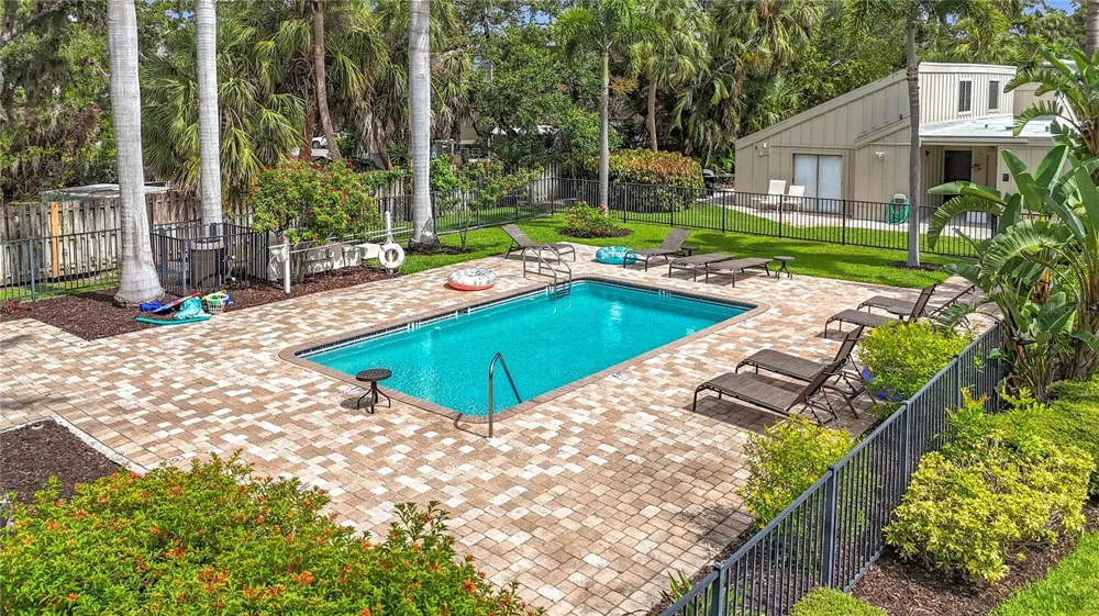 2220 BAHIA VISTA STREET #G5 Sarasota, FL 34239