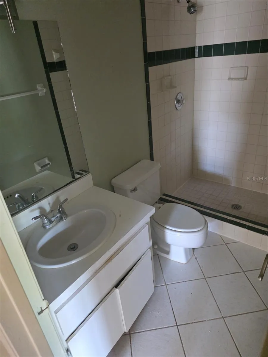 2220 BAHIA VISTA STREET #G5 Sarasota, FL 34239