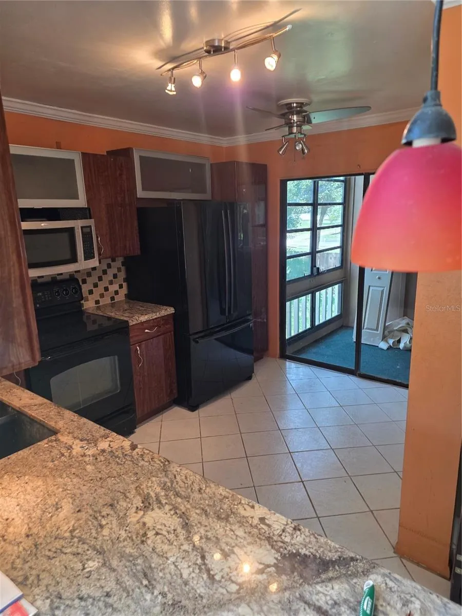 2220 BAHIA VISTA STREET #G5 Sarasota, FL 34239