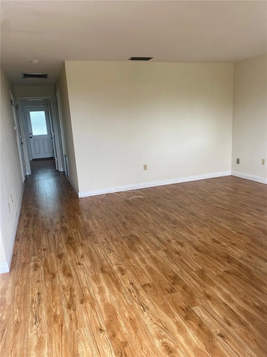 11224 82ND AVENUE #301 Seminole, FL 33772