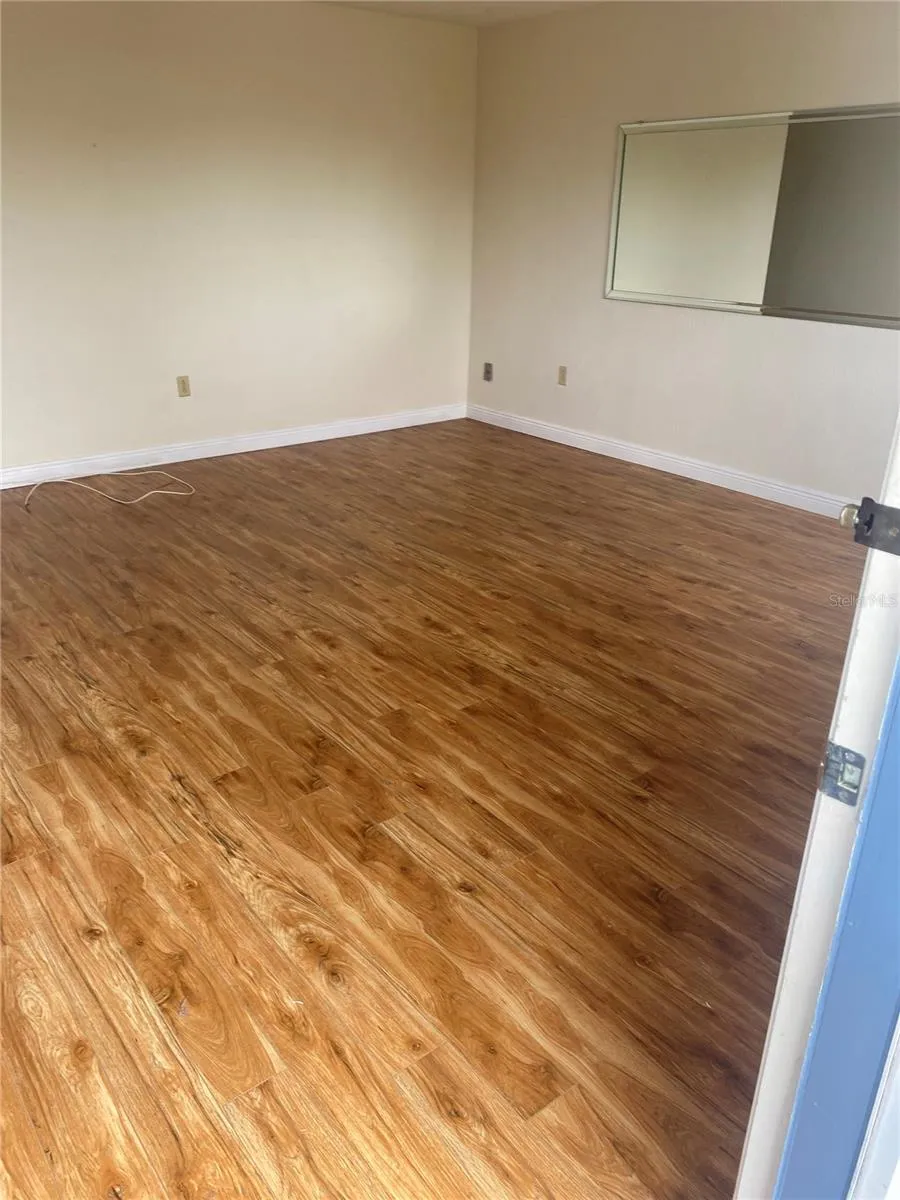 11224 82ND AVENUE #301 Seminole, FL 33772