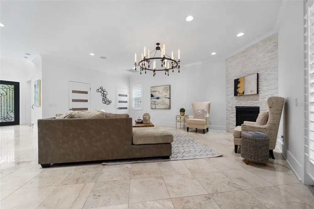 4802 W BEACHWAY DRIVE Tampa, FL 33609