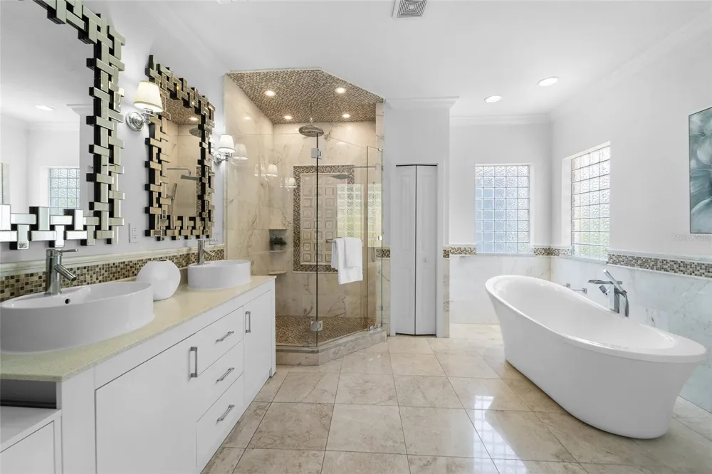 4802 W BEACHWAY DRIVE Tampa, FL 33609