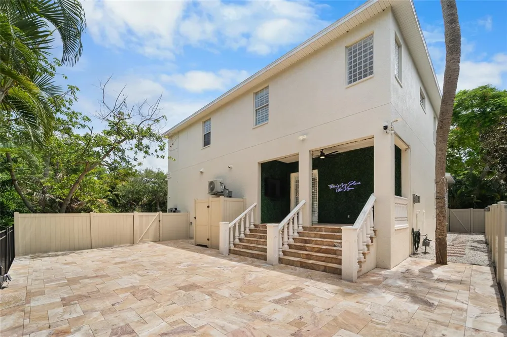 4802 W BEACHWAY DRIVE Tampa, FL 33609