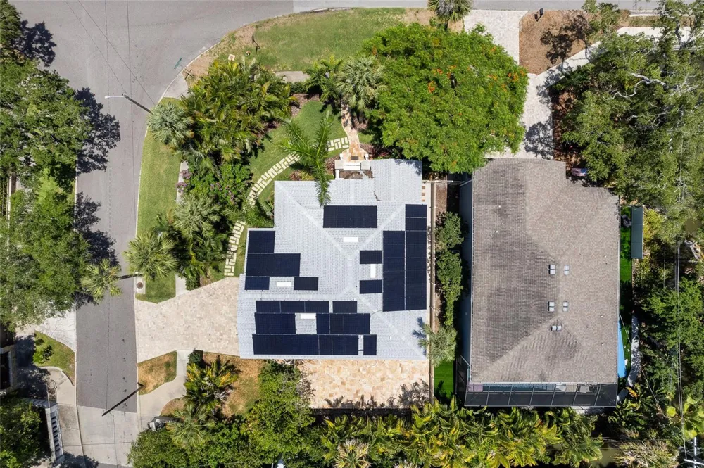 4802 W BEACHWAY DRIVE Tampa, FL 33609