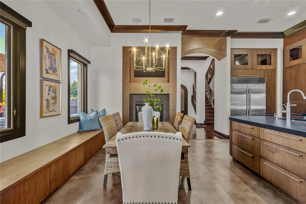 1008 PASEO DEL RIO NE St Petersburg, FL 33702