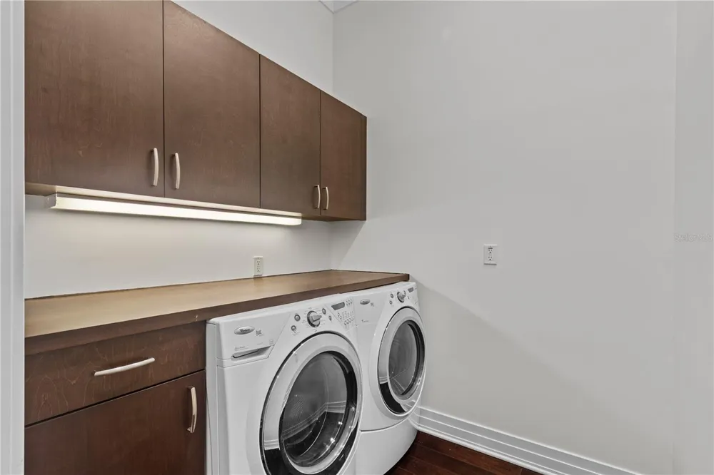 1008 PASEO DEL RIO NE St Petersburg, FL 33702