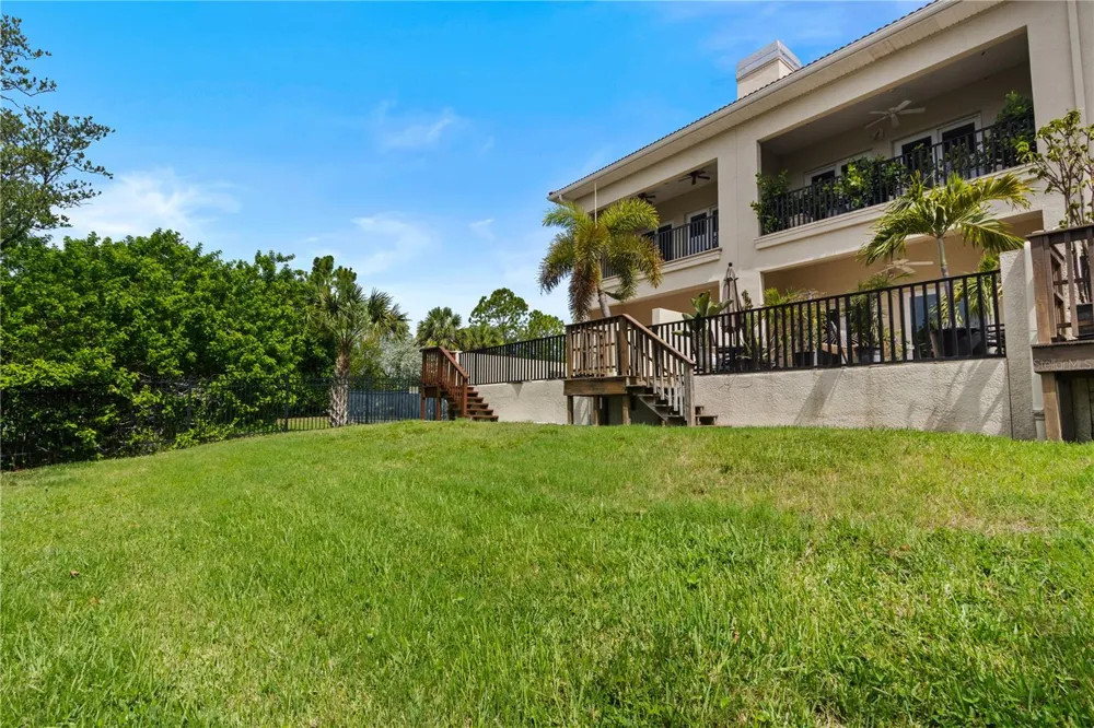 1008 PASEO DEL RIO NE St Petersburg, FL 33702