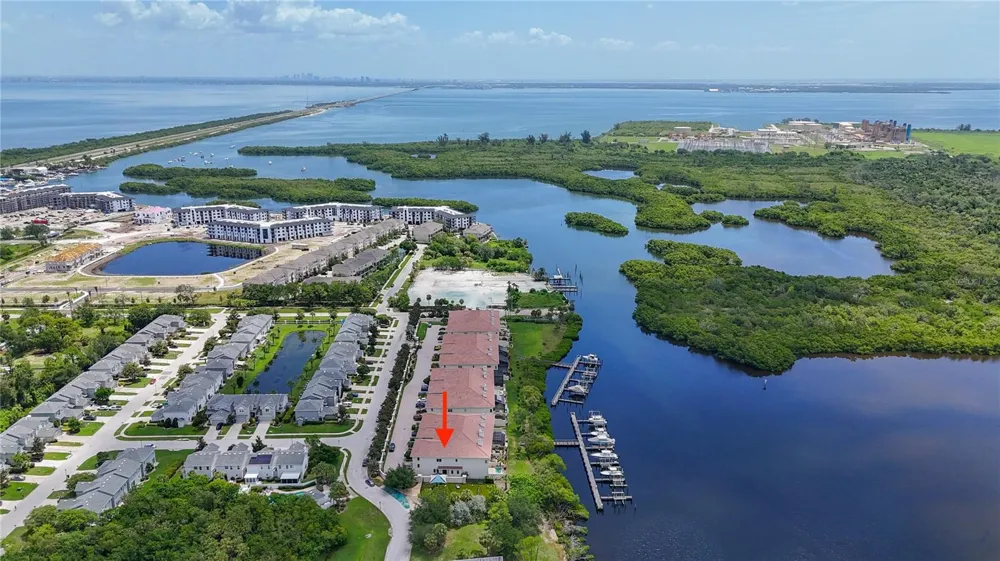 1008 PASEO DEL RIO NE St Petersburg, FL 33702