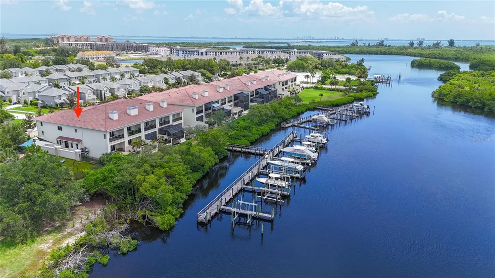 1008 PASEO DEL RIO NE St Petersburg, FL 33702