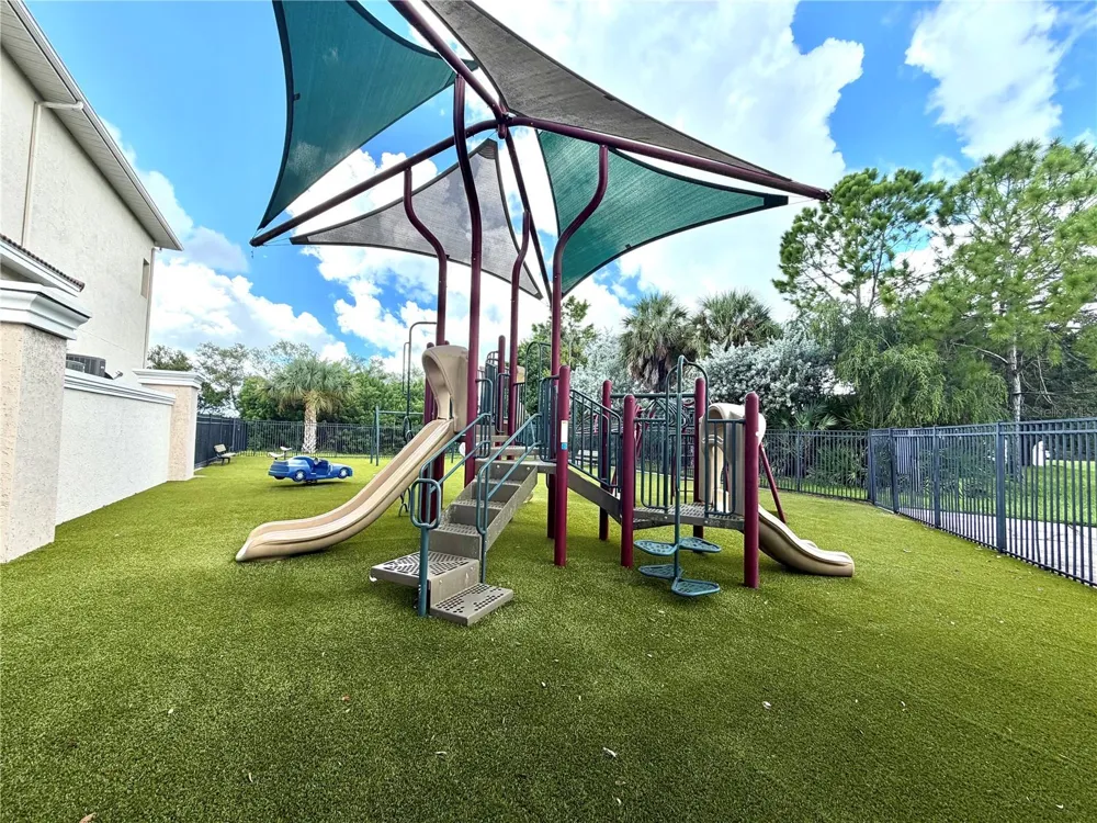 1008 PASEO DEL RIO NE St Petersburg, FL 33702