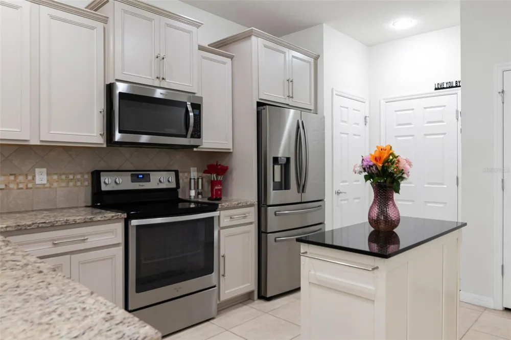 9213 HILLCROFT DRIVE Riverview, FL 33578