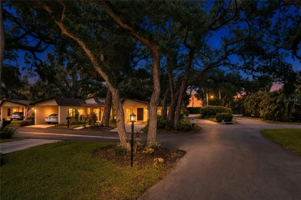 6947 WOODWIND DRIVE #77 Sarasota, FL 34231