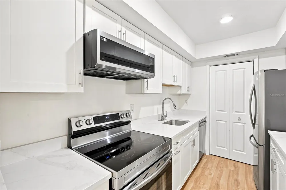 6947 WOODWIND DRIVE #77 Sarasota, FL 34231