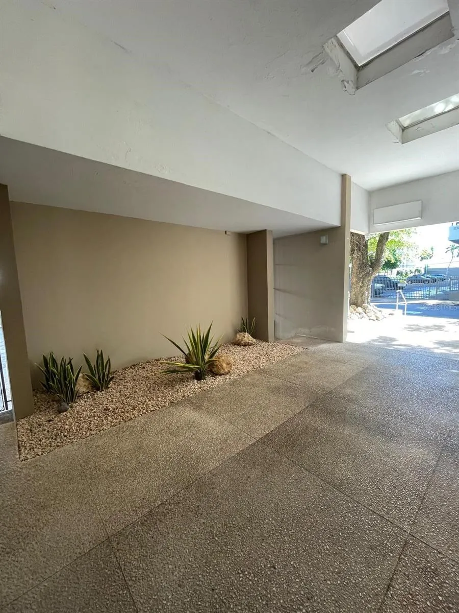 80 KINGS COURT #2 San Juan, PR 00911