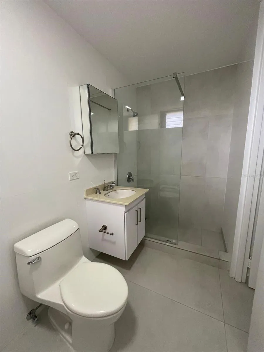 80 KINGS COURT #2 San Juan, PR 00911