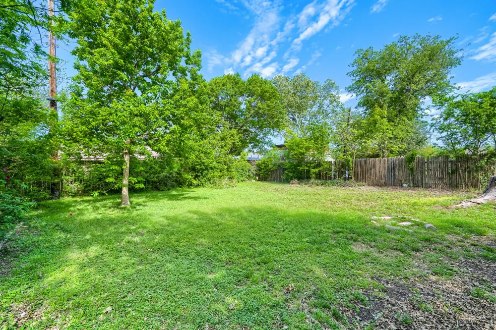 8308 HATHAWAY DRIVE Austin, TX 78757