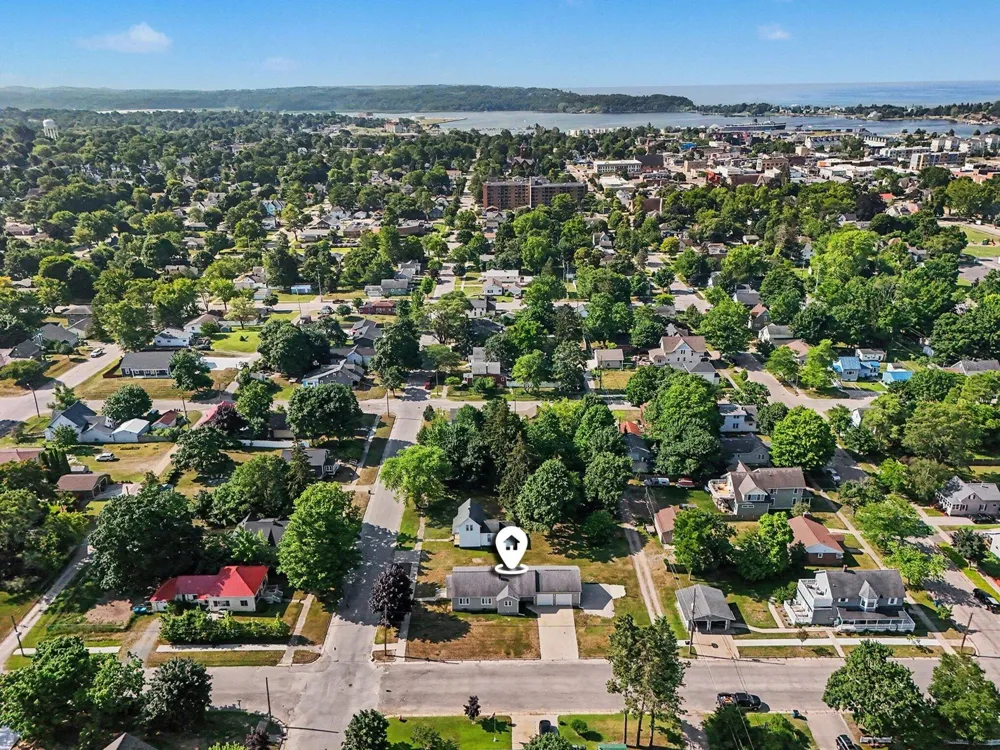 509 Delia Street Ludington, MI 49431