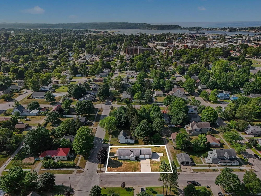 509 Delia Street Ludington, MI 49431