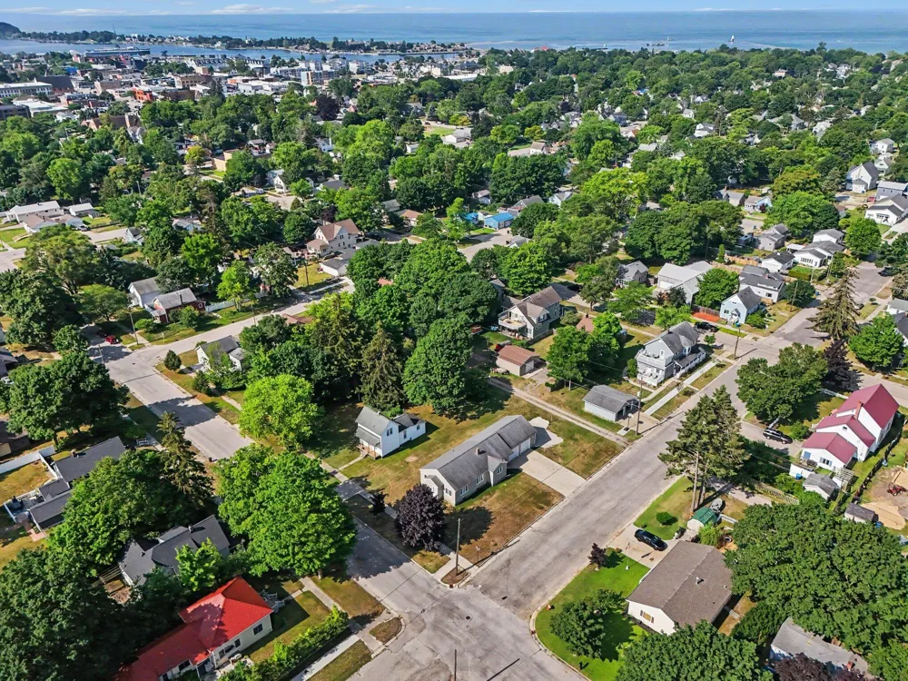 509 Delia Street Ludington, MI 49431
