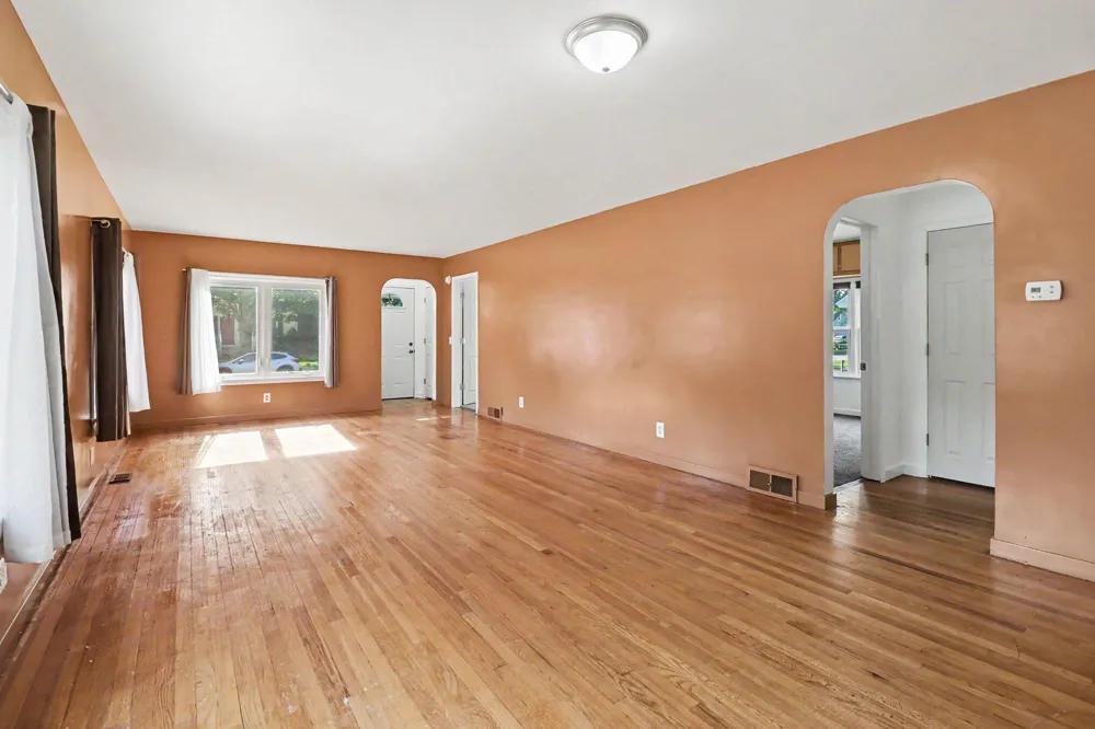 509 Delia Street Ludington, MI 49431