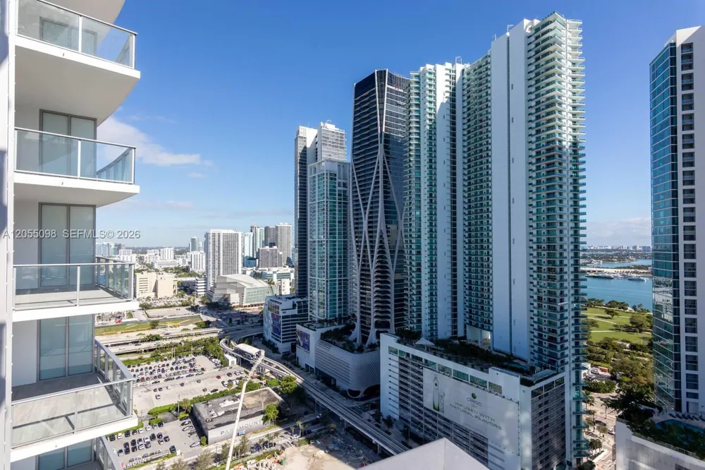 851 NE 1st Ave #503 Miami, FL 33132