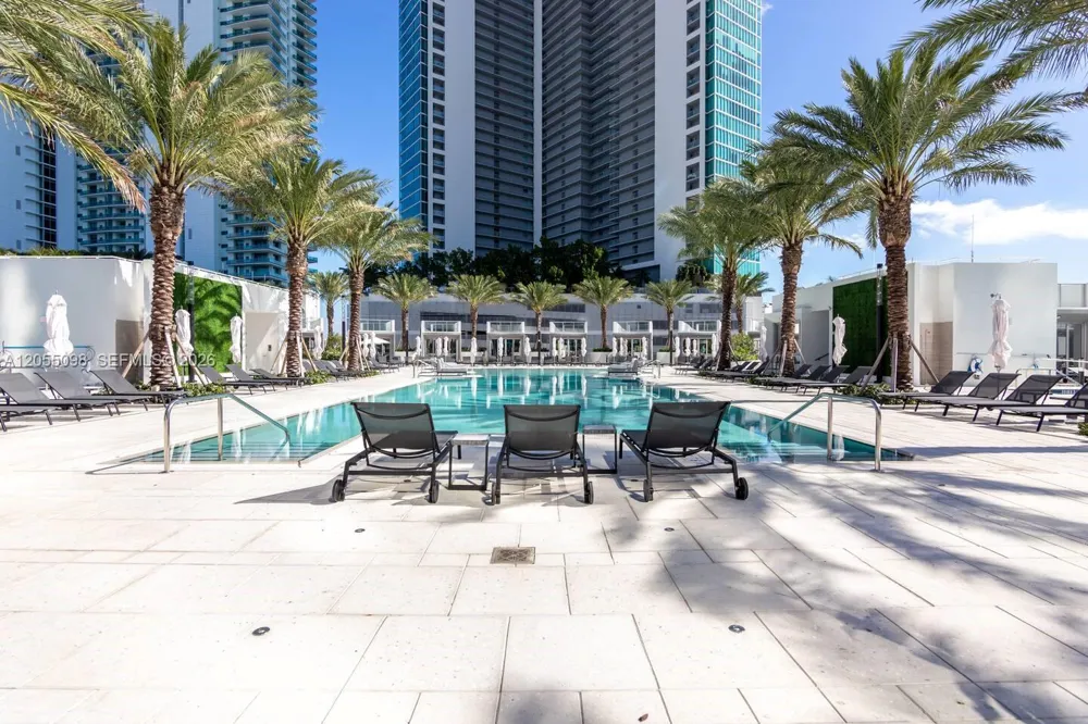 851 NE 1st Ave #503 Miami, FL 33132
