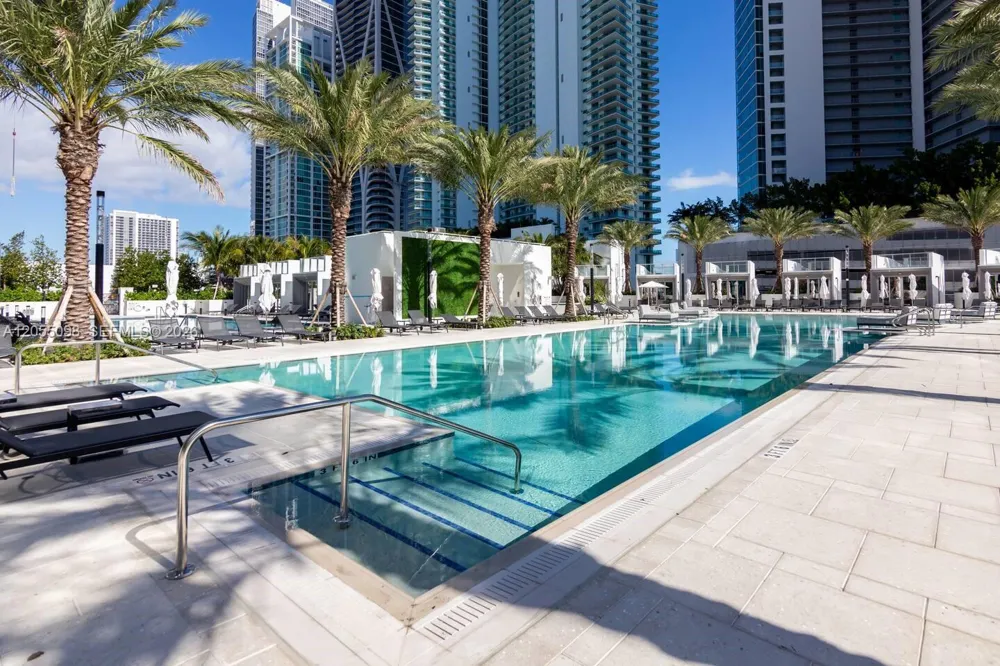 851 NE 1st Ave #503 Miami, FL 33132