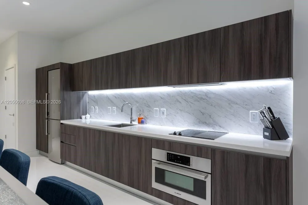 851 NE 1st Ave #503 Miami, FL 33132