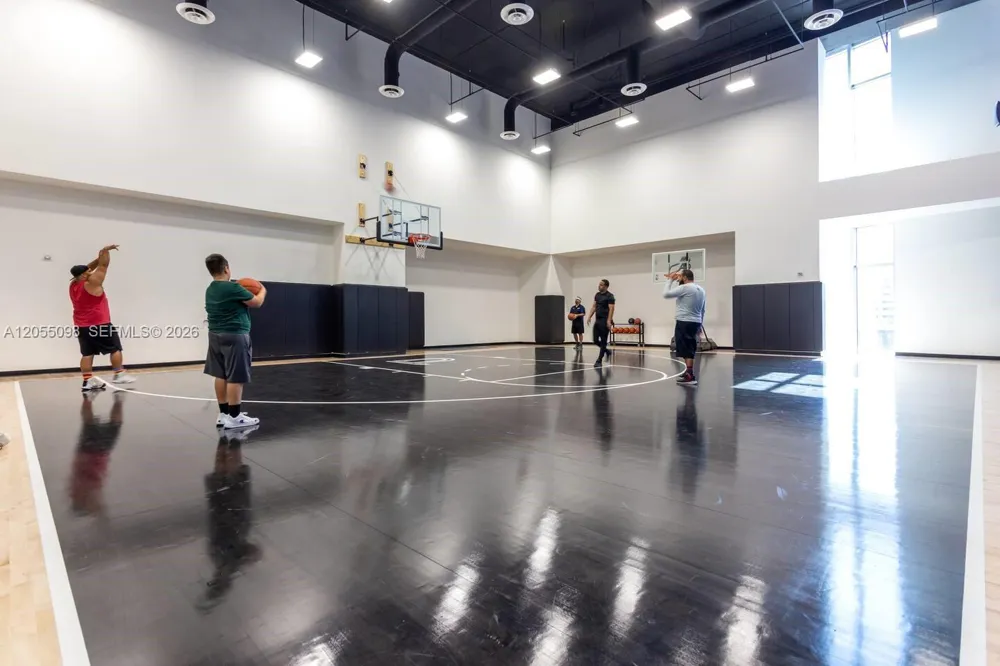 851 NE 1st Ave #503 Miami, FL 33132