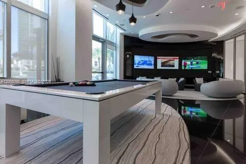 851 NE 1st Ave #503 Miami, FL 33132