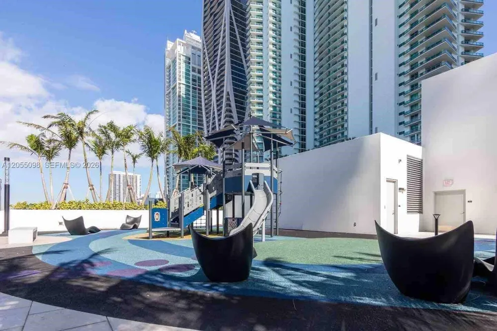 851 NE 1st Ave #503 Miami, FL 33132