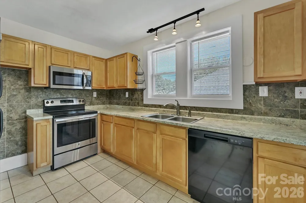10 Enka Oak Street Candler, NC 28715