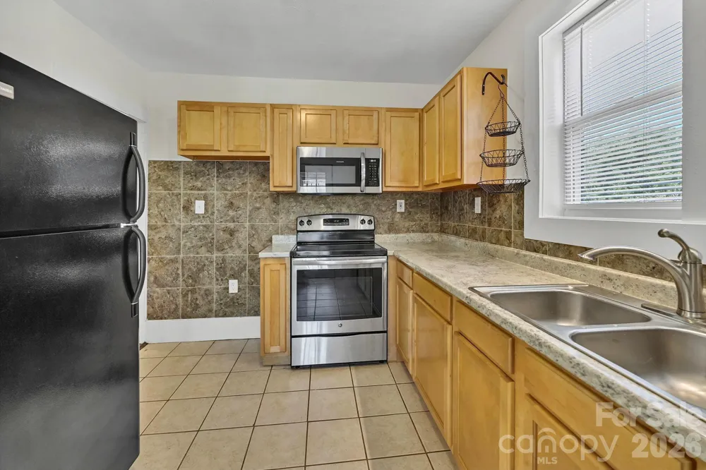 10 Enka Oak Street Candler, NC 28715