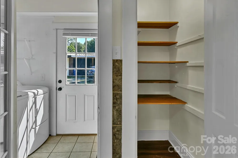 10 Enka Oak Street Candler, NC 28715