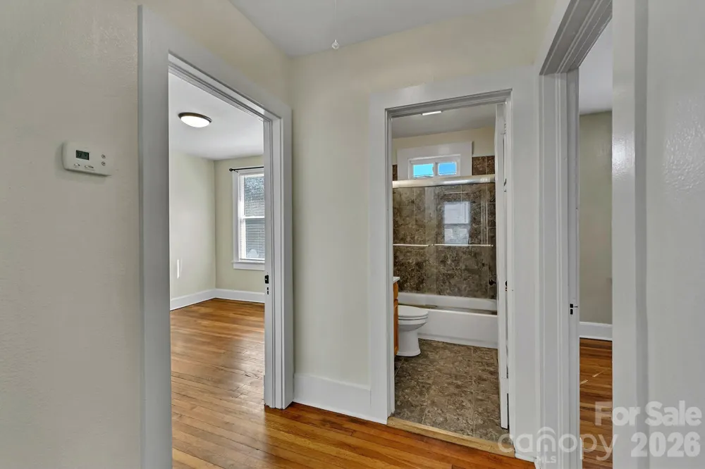 10 Enka Oak Street Candler, NC 28715