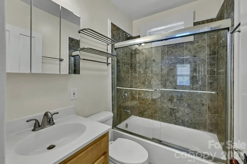 10 Enka Oak Street Candler, NC 28715