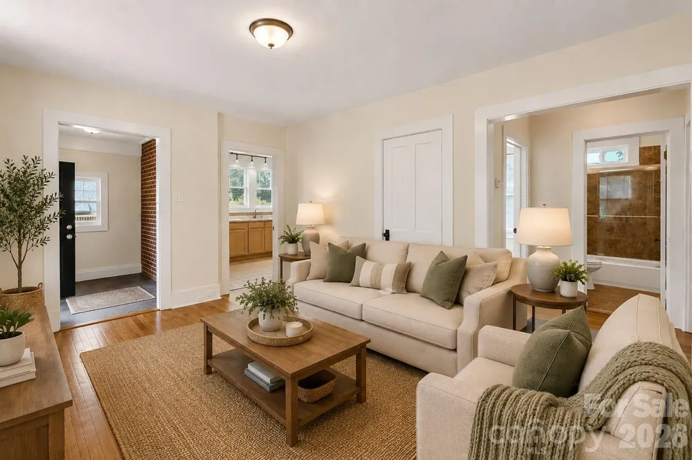 10 Enka Oak Street Candler, NC 28715