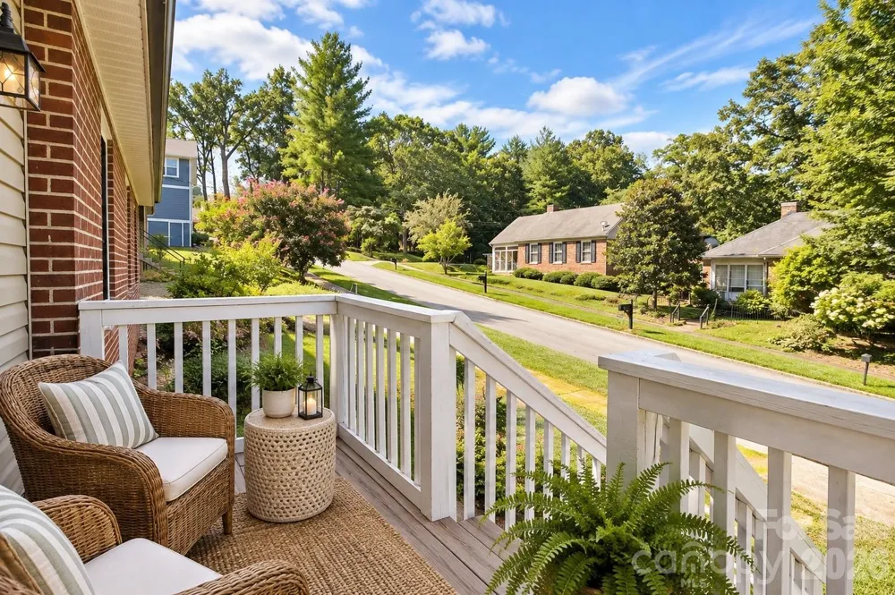 10 Enka Oak Street Candler, NC 28715