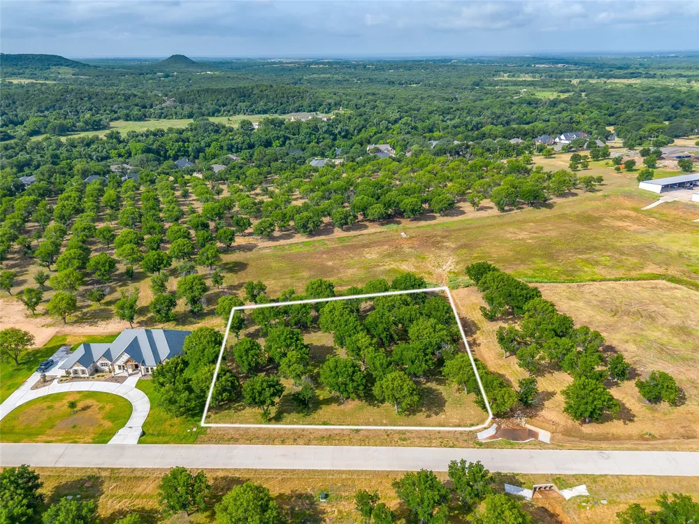 2325 E Landings S Granbury, TX 76049