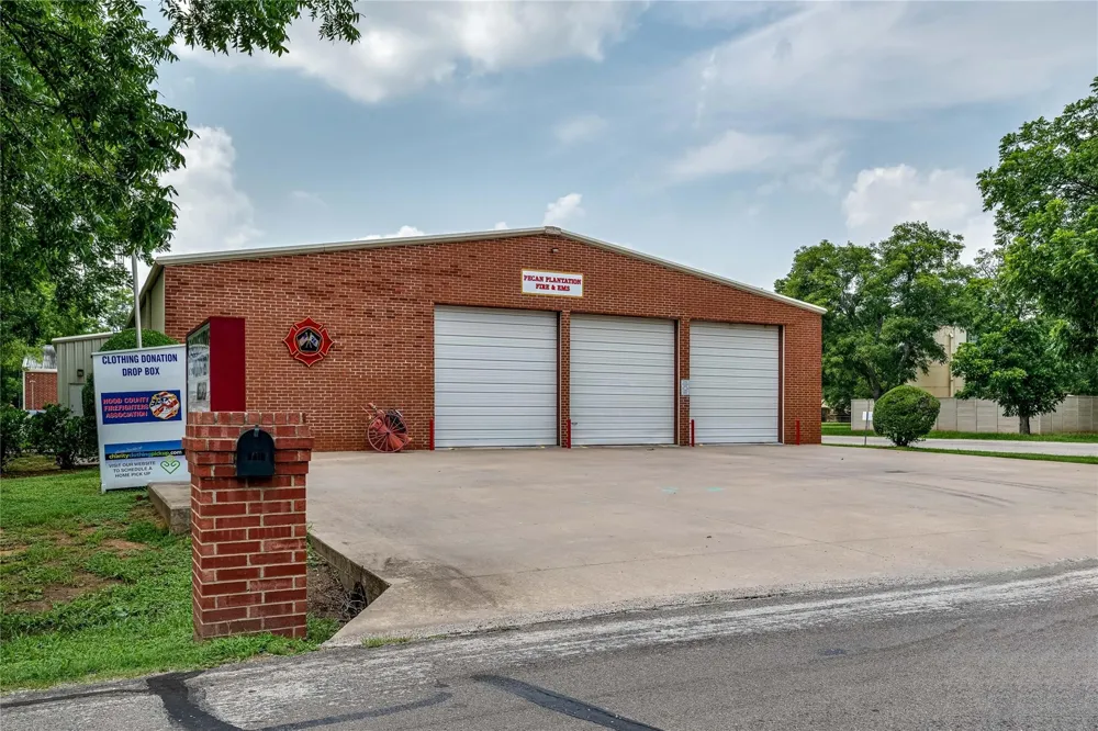 2325 E Landings S Granbury, TX 76049