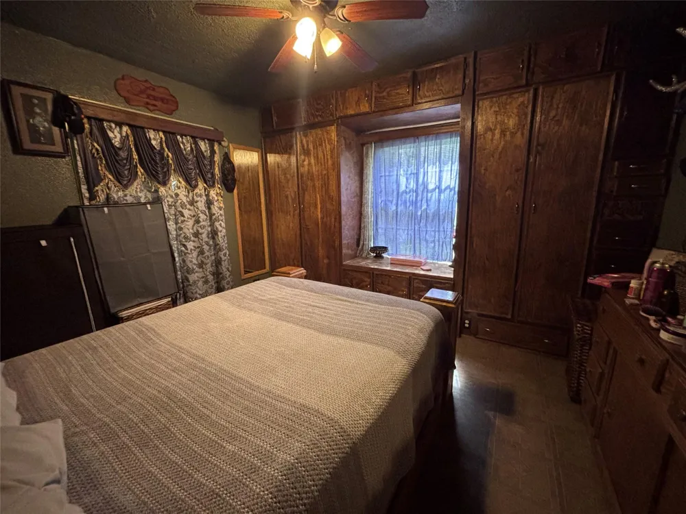 401 S Cottonwood Street Crockett, TX 75835
