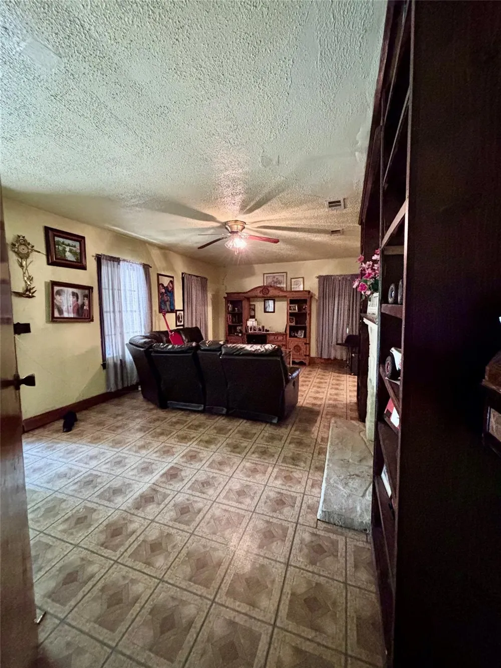 401 S Cottonwood Street Crockett, TX 75835