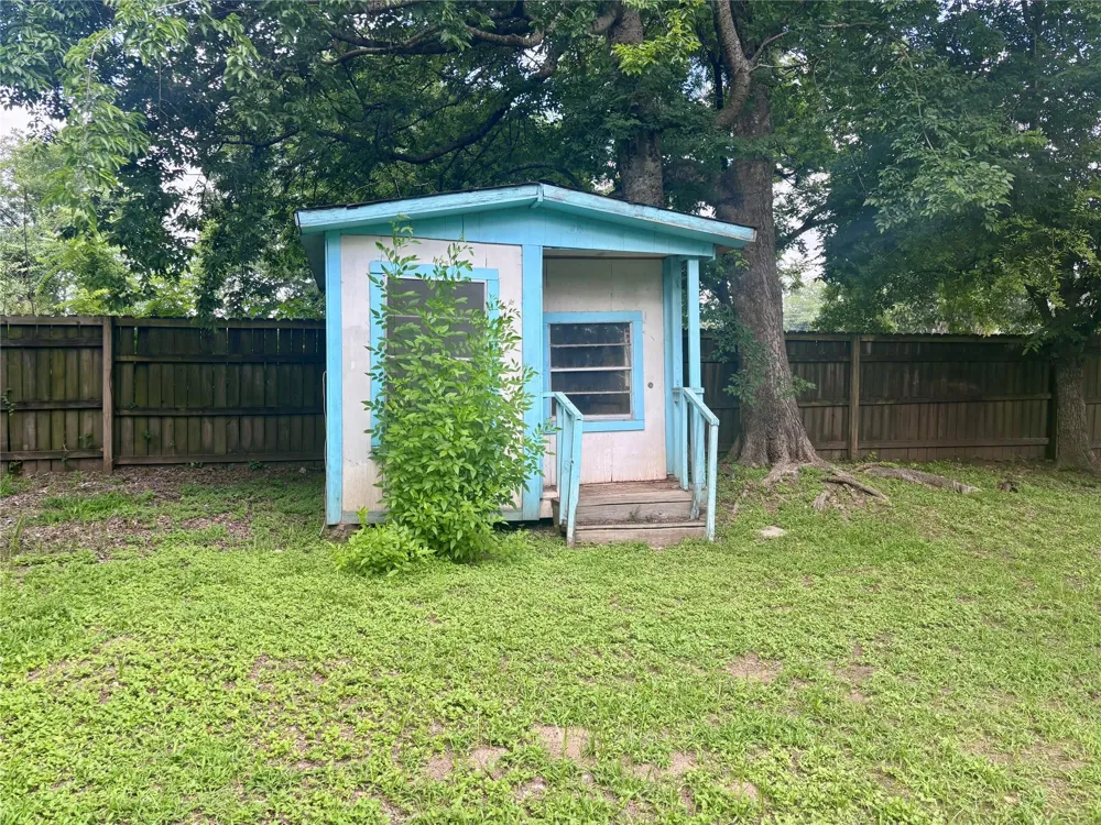 401 S Cottonwood Street Crockett, TX 75835